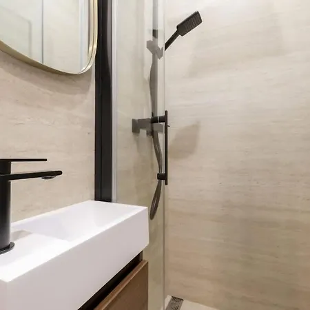 Chic 16 Auteuil Apartment *