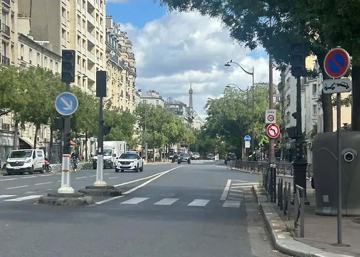 Chic 16 Auteuil Paryż